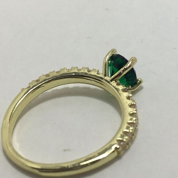 Yellow Gold Plated Ring Size 6.75 Green Rhinestone Vintage Style Costume Jewelry - Picture 13 of 15